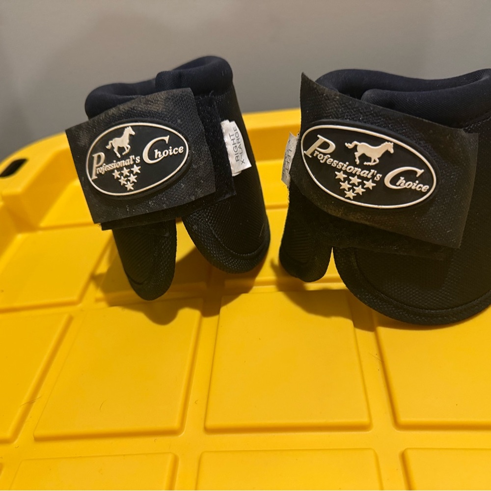 Professional’s Choice X-large No Turn Bell Boots
